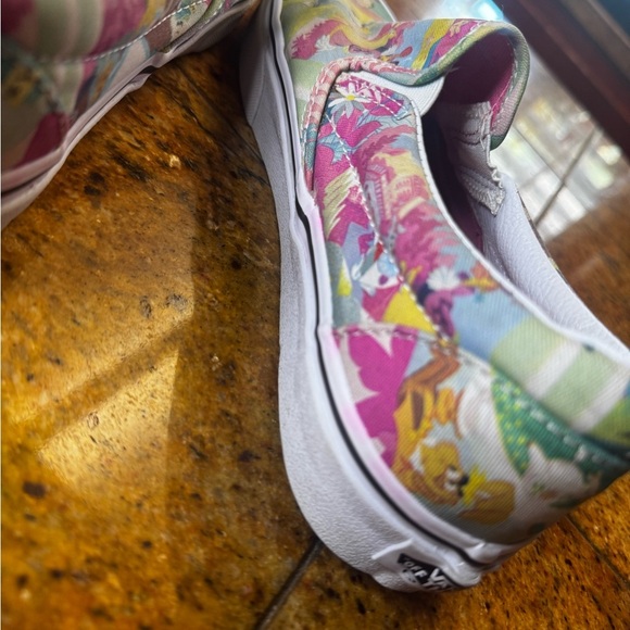 Vans x Disney Alice in Wonderland slides 8.5 Men/10.5 W - Picture 7 of 11
